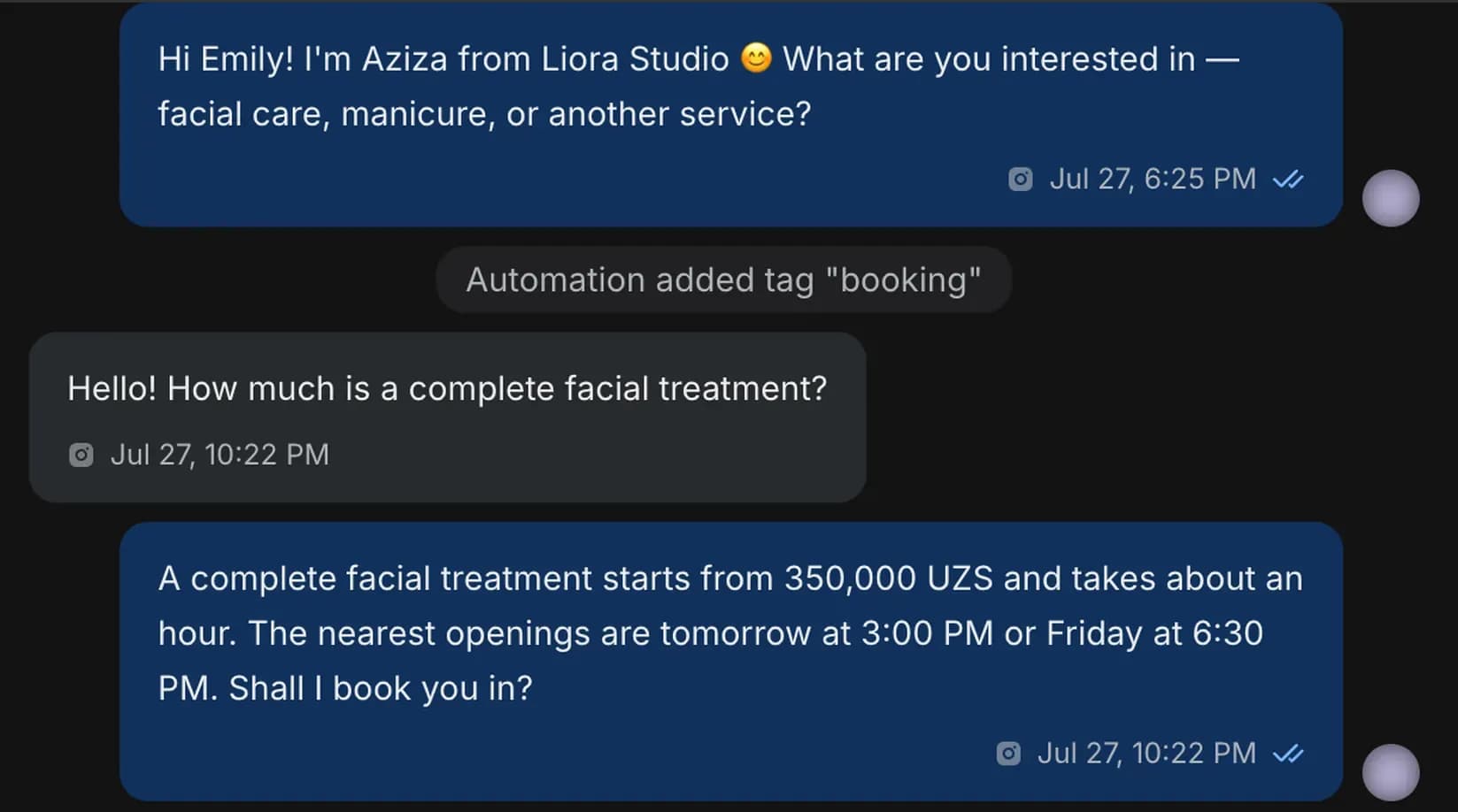 A night-time messenger dialogue: the customer asks the price of a service at 22:22 and the AI answers within the same minute with the price, the duration and the two nearest free slots